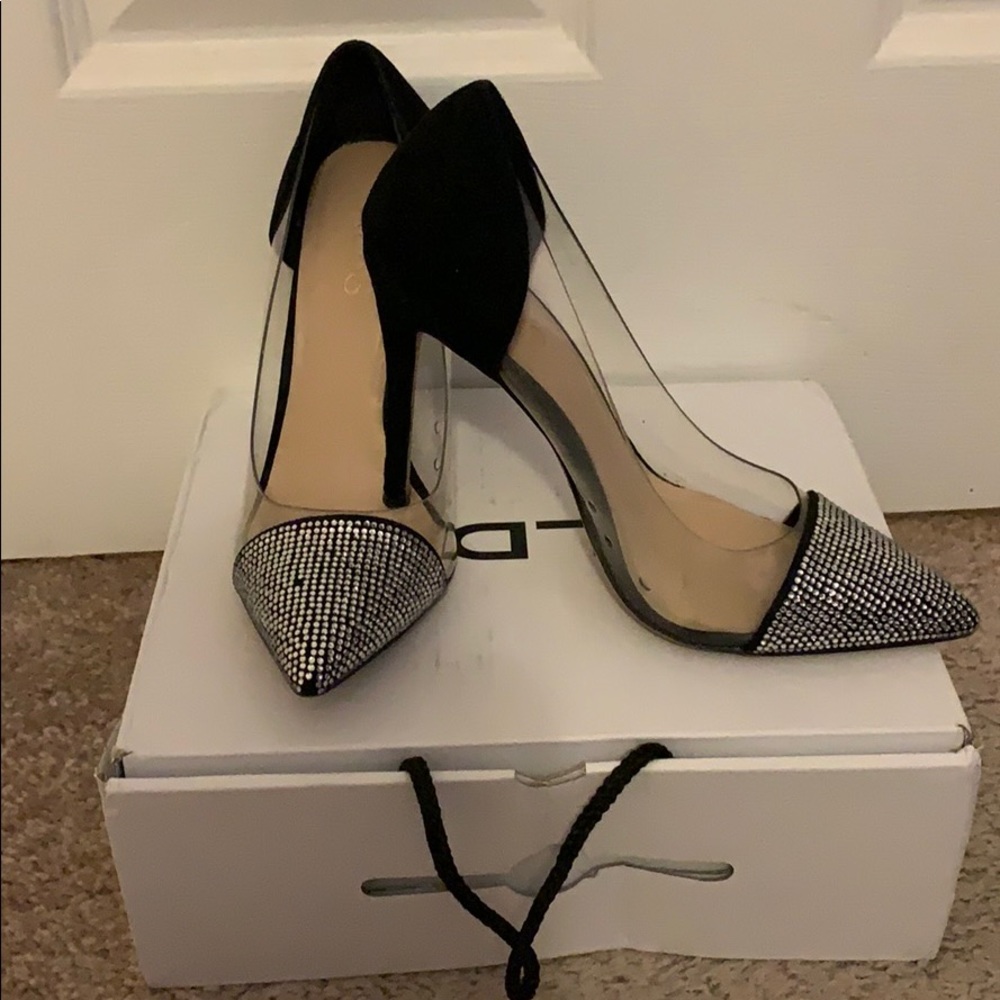 Ladies pumps
